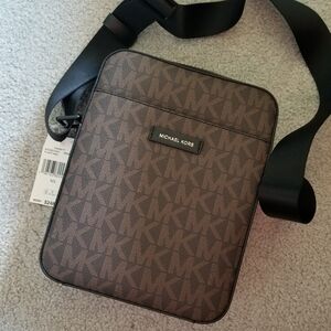 Michael Kors Signature EVERETT Flight Bag